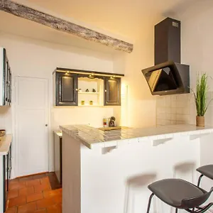 vieil-antibes-appartement-de-charme-2-4pers.fr-provencehotel.com/
